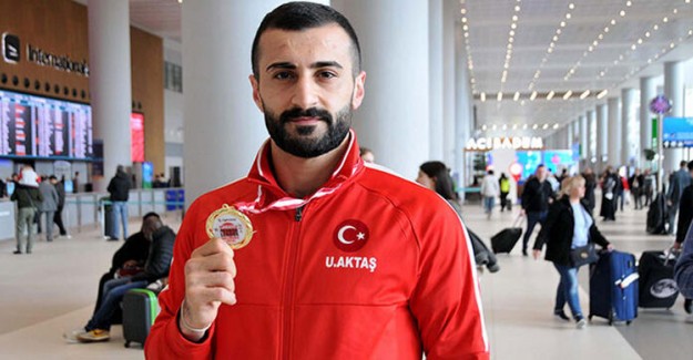 Uğur Aktaş: Mehmetçiğimizin Şehit Düştüğünü Öğrendik