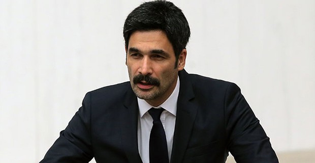 Uğur Işılak'tan Öztürk Yılmaz'a Türkçe Ezan Mesajı!