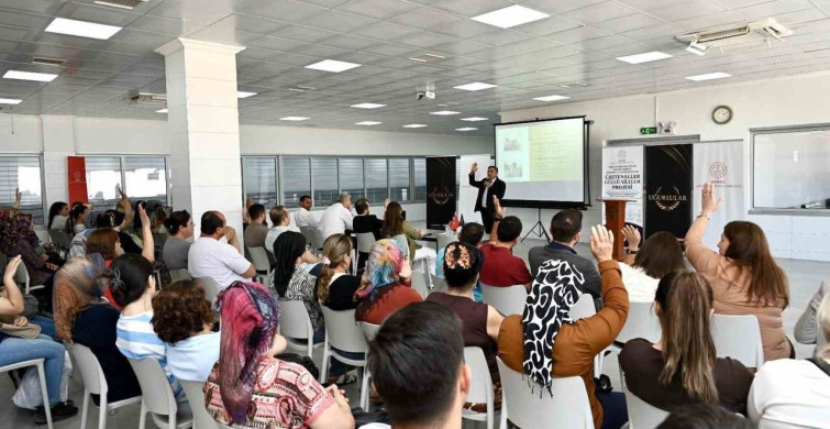 Uğurlular Tekstil ‘üreten eller, güçlü aileler’ projesine ev sahipliği yaptı