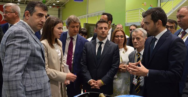 Ukrayna Cumhurbaşkanı Zelenskiy, Baykar Tesisini Ziyaret Etti