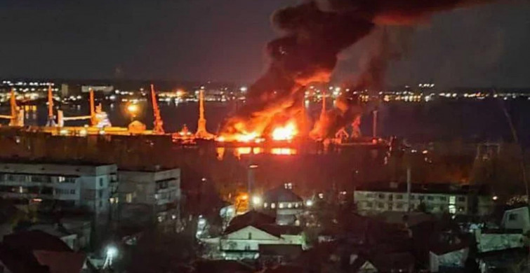 Ukrayna'dan Rusya'ya ağır darbe: Rus filosuna ait gemi vuruldu