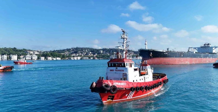 Ukrayna'nın Vurduğu 'Asteri' Tankeri İstanbul Boğazı'ndan Geçirildi