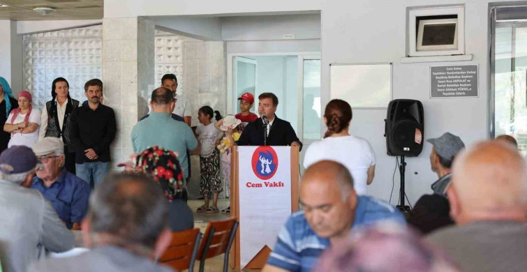 Ulalar cemevinde aşure dağıtım programı düzenlendi