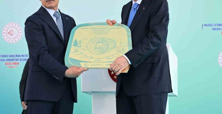 Ulaştırma Bakanı Uraloğlu: İstanbul'daki raylı sistem hattı uzunluğu 180 kilometreye ulaştı