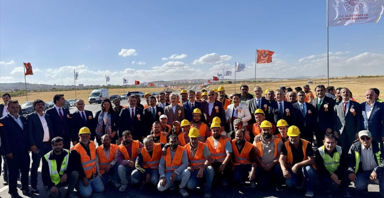 Ulaştırma ve Altyapı Bakanı Uraloğlu Kırşehir'de 3 Kara Yolu Projesinin Açılışını Gerçekleştirdi