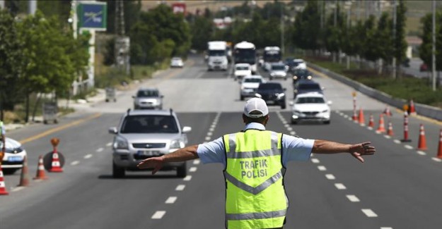 Ülke Genelindeki Trafik Denetimlerinde 27 Bin 749 Kural İhlali Tespit Edildi