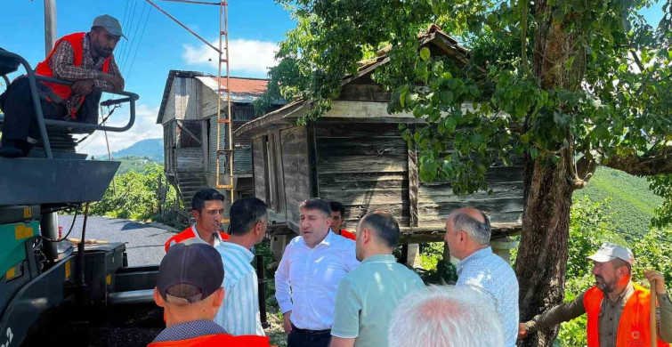 Ulubey’de sıcak asfalt ve beton yol çalışmaları devam ediyor