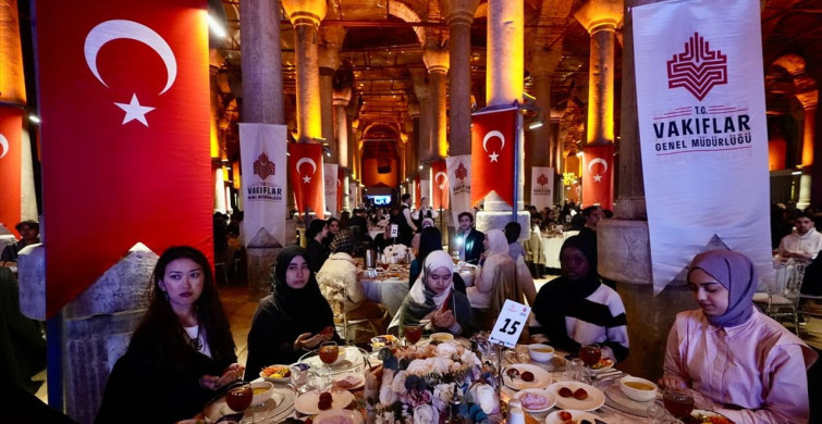 Uluslararası Öğrenciler İstanbul'da İftar Programında Bir Araya Geldi