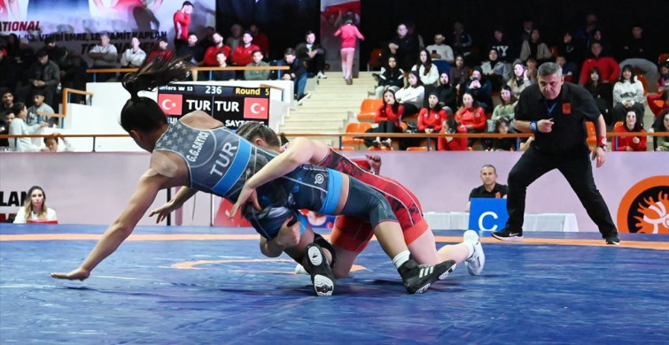 Uluslararası Yaşar Doğu, Vehbi Emre ve Hamit Kaplan Güreş Turnuvası Antalya'da Başladı