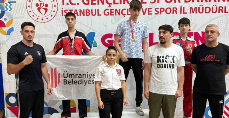 Ümraniye kick boks takımı, şampiyonada 2 altın 2 gümüş madalya kazandı