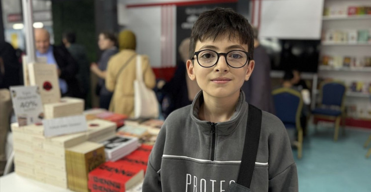 Ümraniye Kitap Fuarı'Nda Yazarlarla Okurlar Buluşuyor