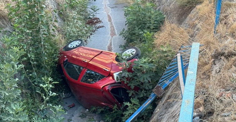 Ümraniye'de Araç Kazası: Dereye Düşen Sürücü Yaralandı