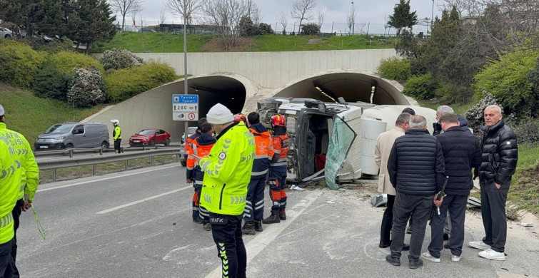 Ümraniye'de Beton Mikserinin Devrilmesi: Sürücü Yaralandı