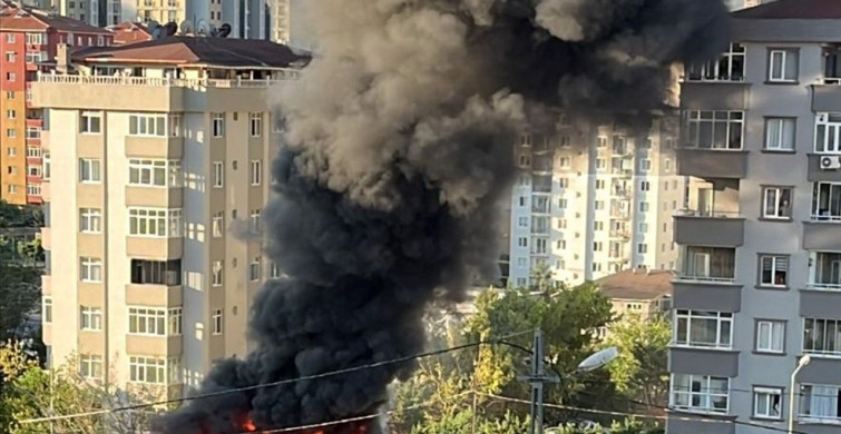 Ümraniye'de IETT Otobüsü Seyir Halindeyken Yangın Çıkardı