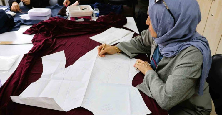 Ümraniye'de moda tasarımına ücretsiz drapaj eğitimi