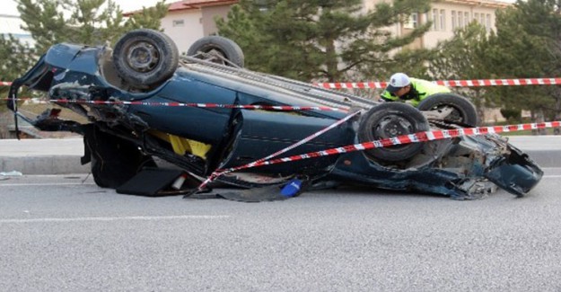 Üniversite Kampüsü'nde Trafik Kazası: 1 Ölü, 3 Yaralı
