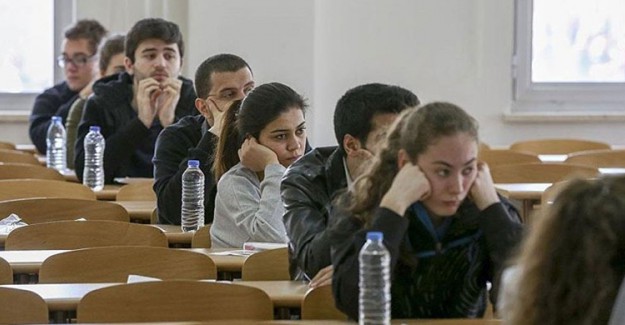 Üniversite Sınavında Adayların Yüzde 46'sı Barajı Geçemedi