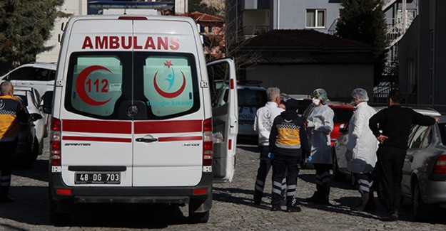 Üniversitede İçinde Beyaz Madde Olan Zarf Paniği