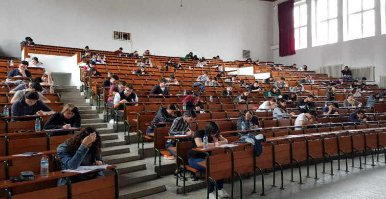 Üniversiteler Nisan’da açılacak mı, ne zaman açılacak? Üniversitelerde hibrit eğitim ne zaman başlayacak?