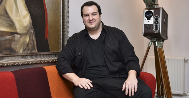 Ünlü Komedyen Şahan Gökbakar 20 Yıl Önceki Fotoğrafıyla Şaşırttı