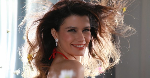 Ünlü Oyuncu Beren Saat'in Yeni Projesi Belli Oldu