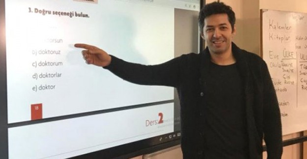 Ünlü Oyuncu Mert Fırat'tan Suriyelilere Türkçe Dersi