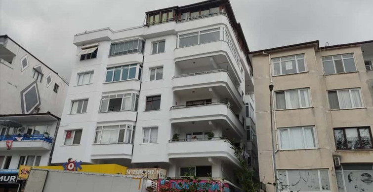 Ünlü Şarkıcı Güllü Hayatını Kaybetti