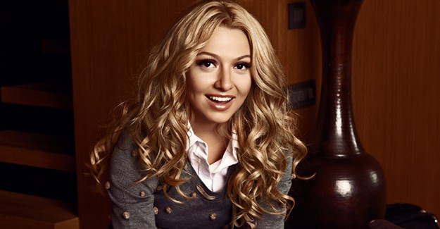 Ünlü Şarkıcı Hadise'nin Kredi Talebi Reddedildi