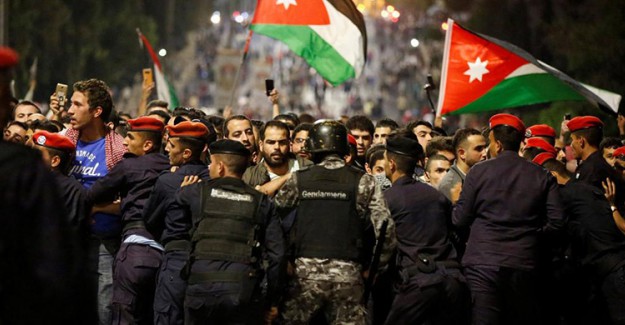 Ürdün'de Sarı Yelekliler Protestosu Patlak Verdi