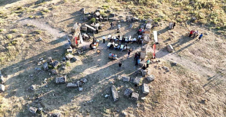 Uşak il genel meclisi toplantısı ilk kez blaundos antik kenti’nde yapıldı