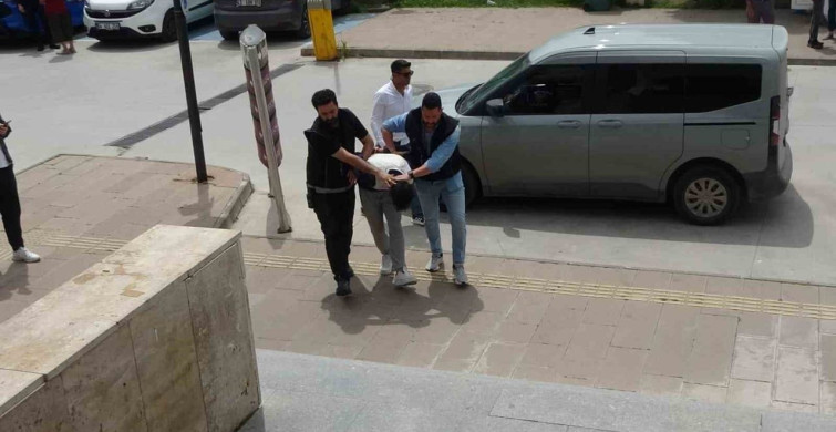 Uşak'ta Cinayet: Yaşlı Adamı Bıçaklayarak Öldüren Şüpheli Tutuklandı