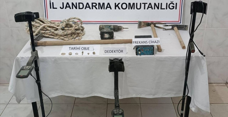 Uşak'ta Kaçak Kazı Operasyonu: Üç Şüpheli Yakalandı