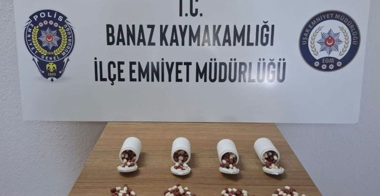 Uşak’ta polisten kaçan araçtan atılan poşette 197 adet sentetik ecza hapı ele geçirildi