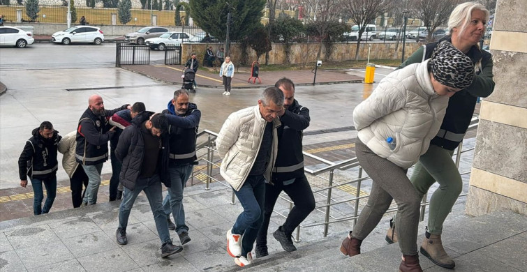 Uşak'ta Tefecilik Operasyonu: 5 Gözaltı, 3 Tutuklama