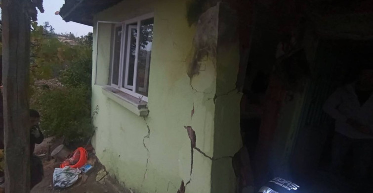 Uşak'ta Yıldırım Düşmesi Sonucu Hasar