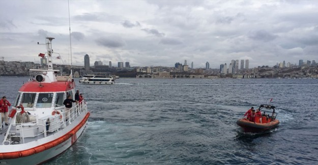Üsküdar'da Denizden Erkek Cesedi Çıktı