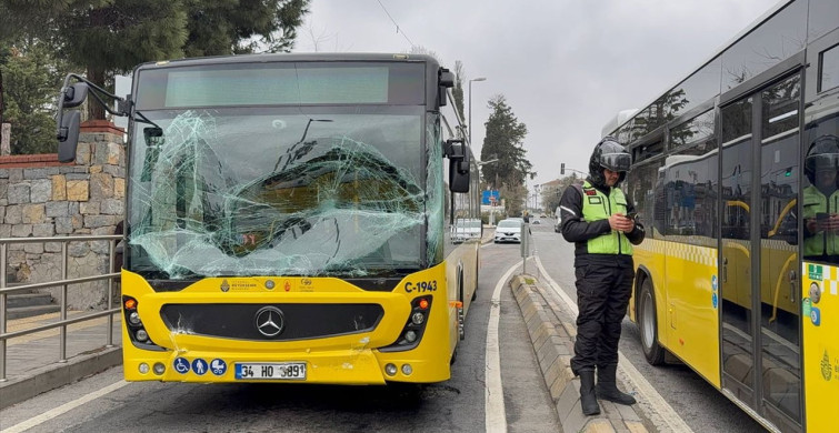 Üsküdar'da İETT Otobüsleri Çarpıştı, Yolcular Tahliye Edildi