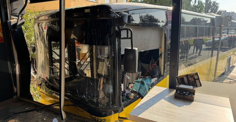 Üsküdar'da İETT Otobüsü İş Yerine Girdi, 3 Yaralı