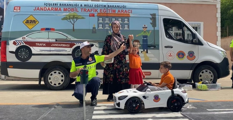 Üsküp’te Minik Öğrencilere Trafik Güvenliği Eğitimi