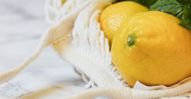 Uyandığınızda Limonlu Su İçmenin Faydaları