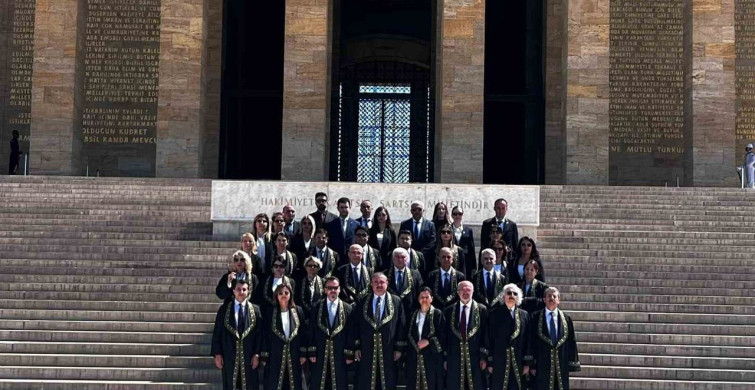 Uyuşmazlık Mahkemesi Başkanı Güleç, Anıtkabir’i ziyaret etti