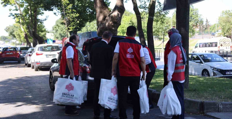 Vakıflar 1. Bölge Müdürlüğü'nden Darülaceze'ye babalar günü ziyareti