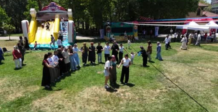 Vakıflar Genel Müdürlüğü 100 öğrenci ve ailelerine geleneksel piknik programı düzenledi