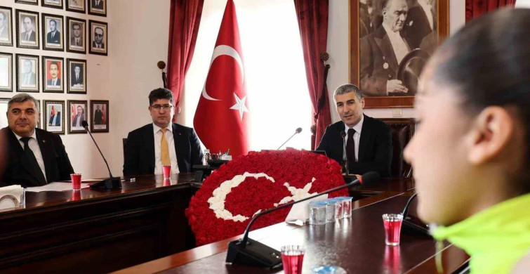 Vali Aktaş: Gençler Şehrin En Kıymetli Hazinesi