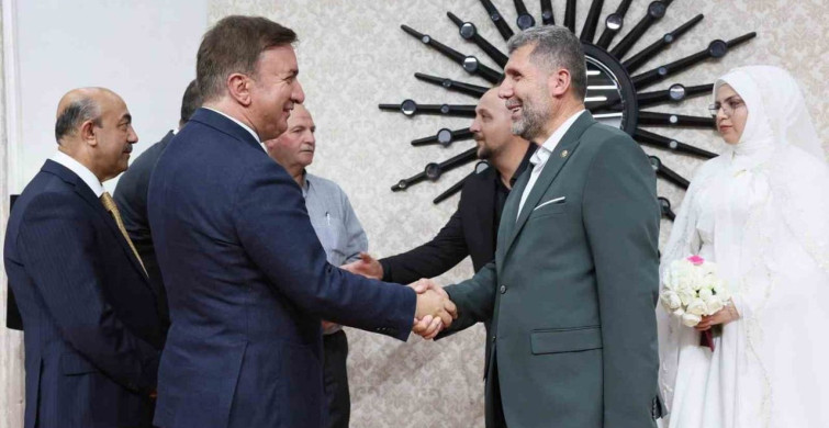 Vali Aydoğdu, genç çiftin nikah şahitliğini yaptı