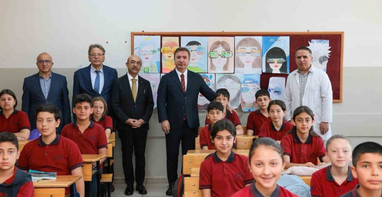 Vali Aydoğdu, Öğrenci Ziyaretlerine Devam Ediyor