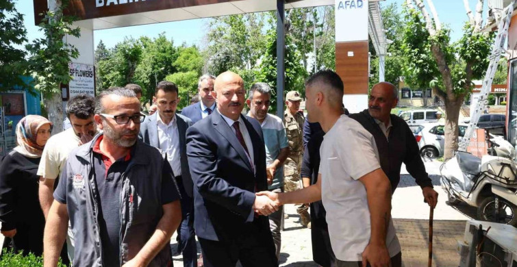 Vali Küçük, Balıkesir Çarşısı'nda Esnaf ve Vatandaşlarla Buluştu