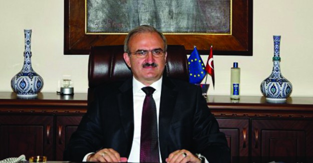 Valiyi İsyan Ettiren Sürücü! Hataları Saymakla Bitmiyor
