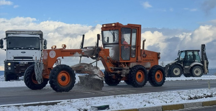 Van, Bitlis, Muş ve Hakkari'de 1011 Yerleşim Yeri Ulaşıma Kapandı