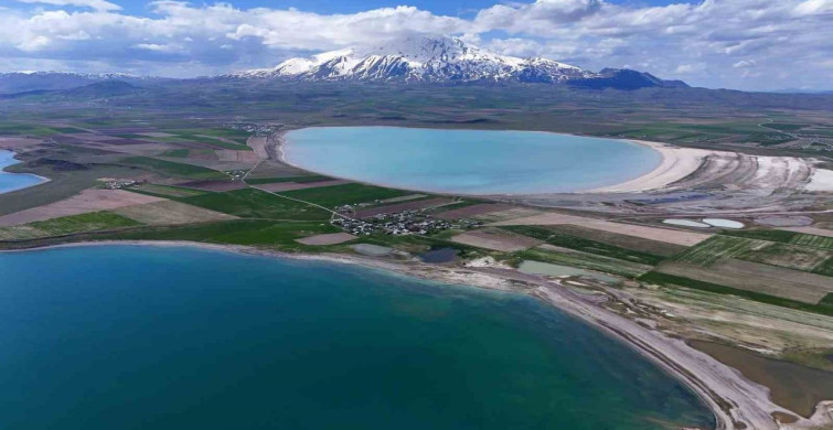Van Gölü ve Arin Gölü'nün Havadan Eşsiz Görüntüsü